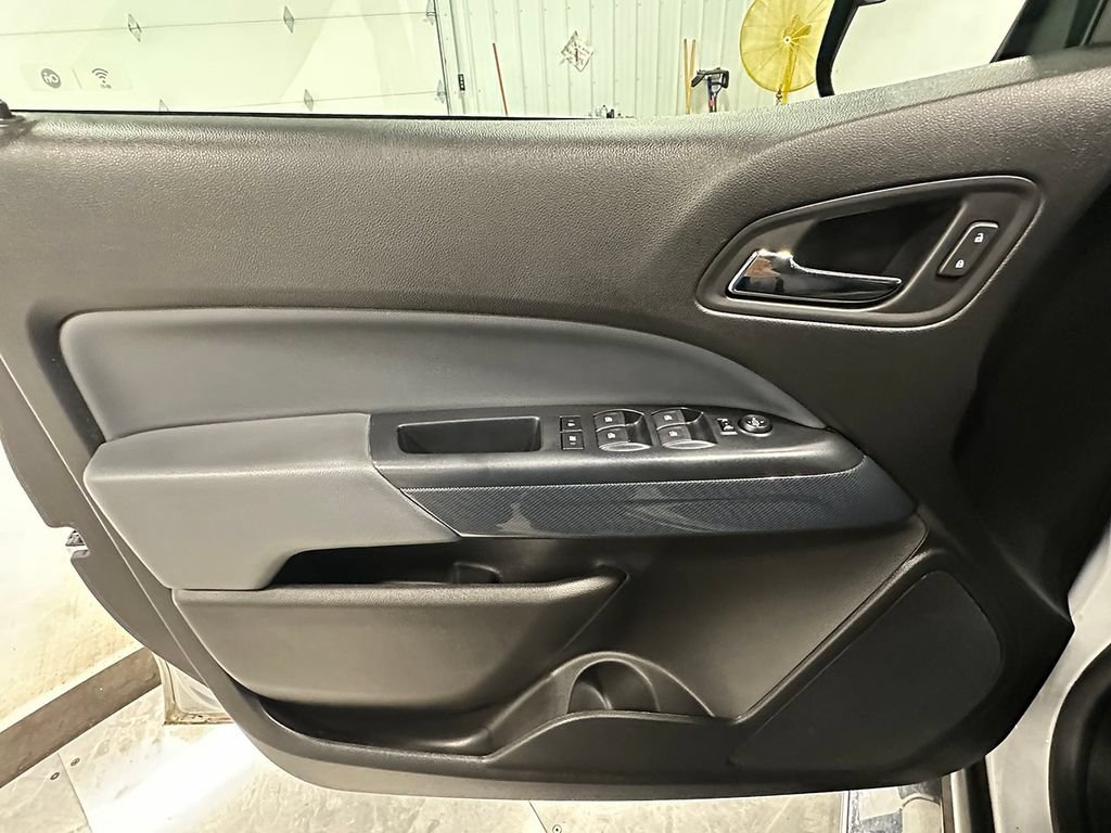 Used 2021 Chevrolet Colorado Z71 w/ Safety Package AWD/4WD image 21