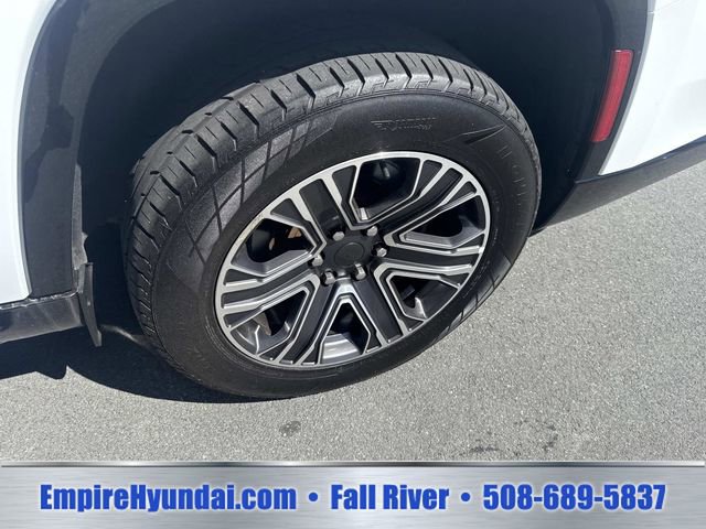 Used 2024 Jeep Wagoneer L Series II w/ Flexible Seating Group AWD/4WD image 13
