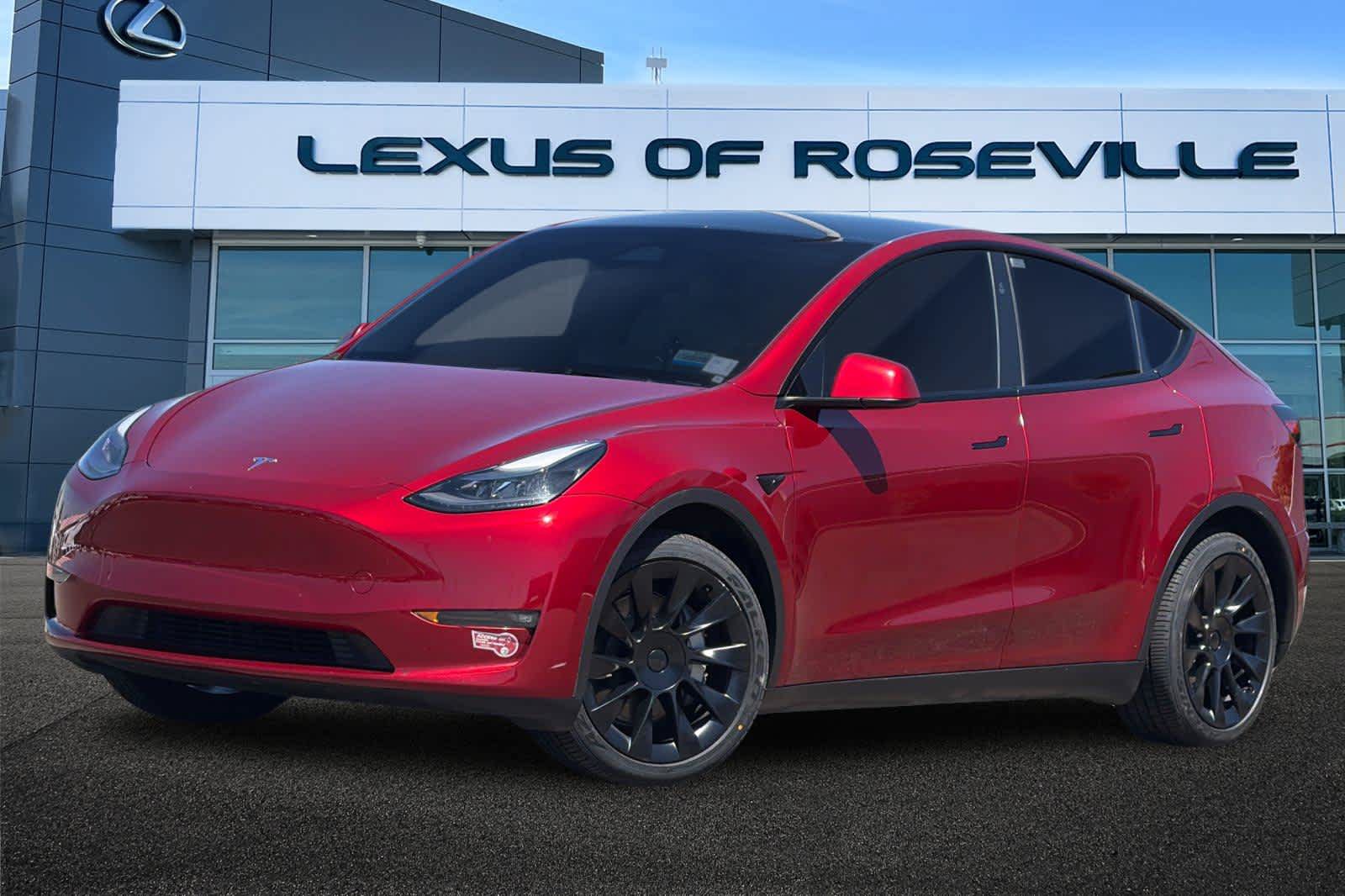 Used 2024 Tesla Model Y Long Range AWD/4WD image 1