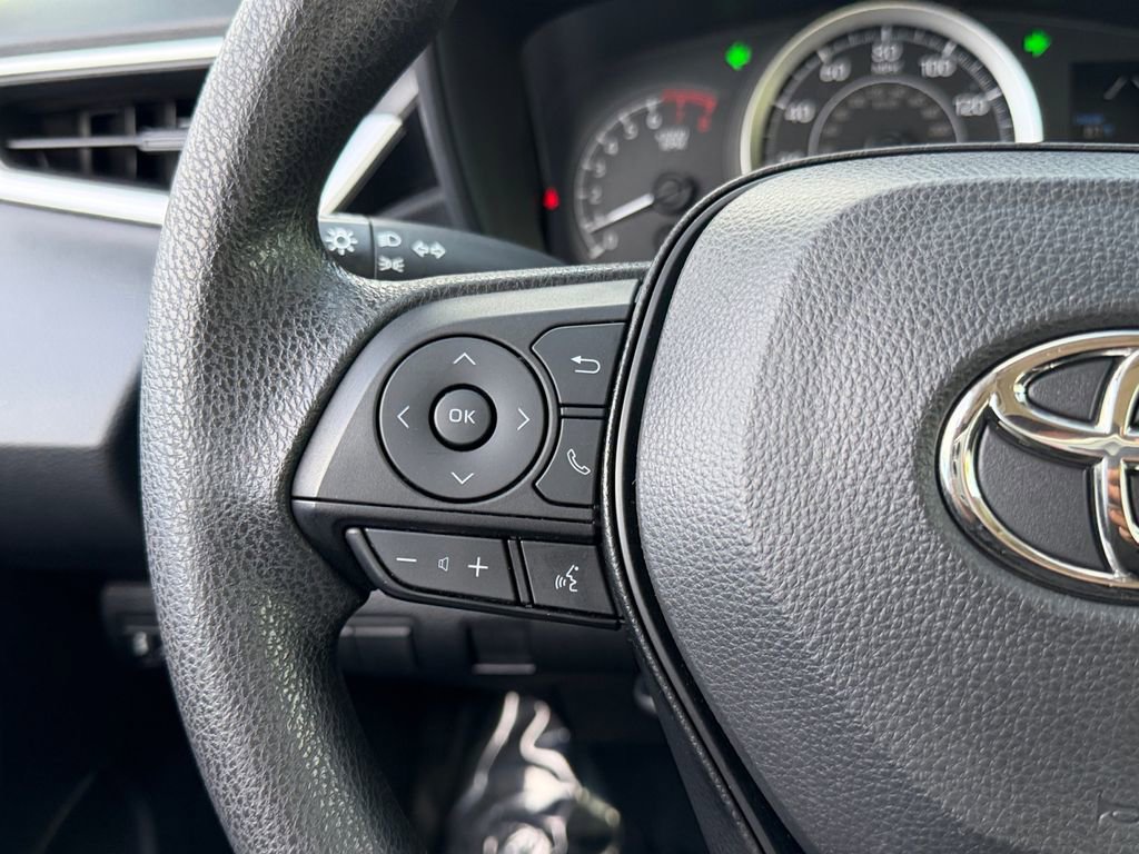 Used 2022 Toyota Corolla LE image 19