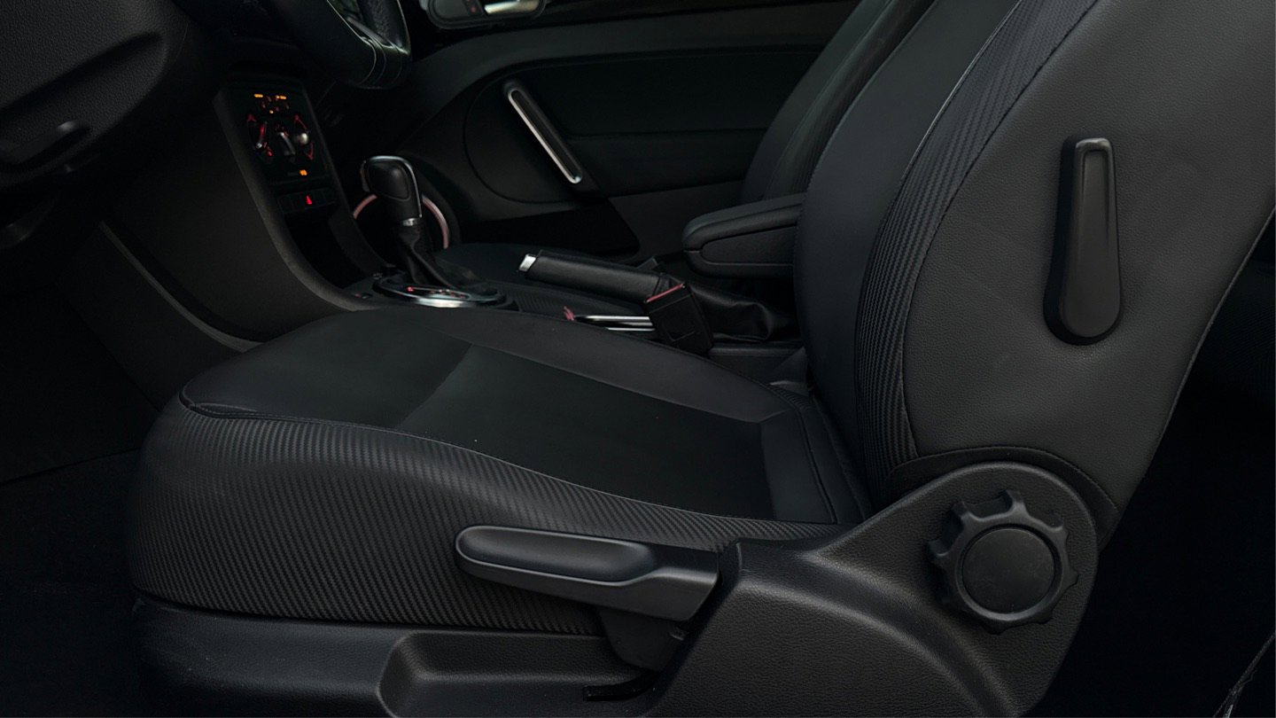 Used 2013 Volkswagen Beetle 2.0T image 36