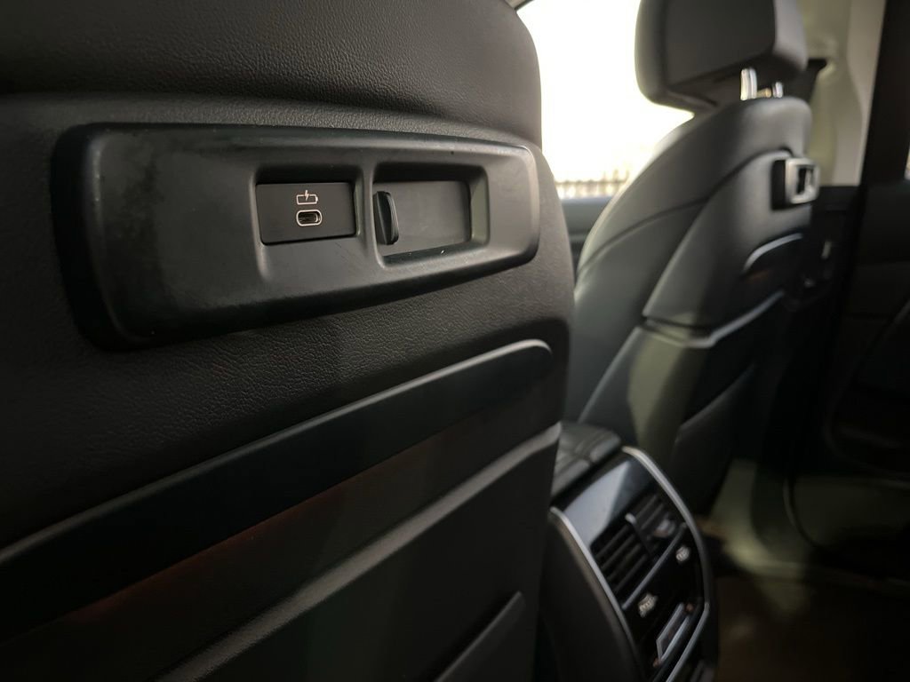 Used 2022 BMW X7 xDrive40i w/ Executive Package image 28