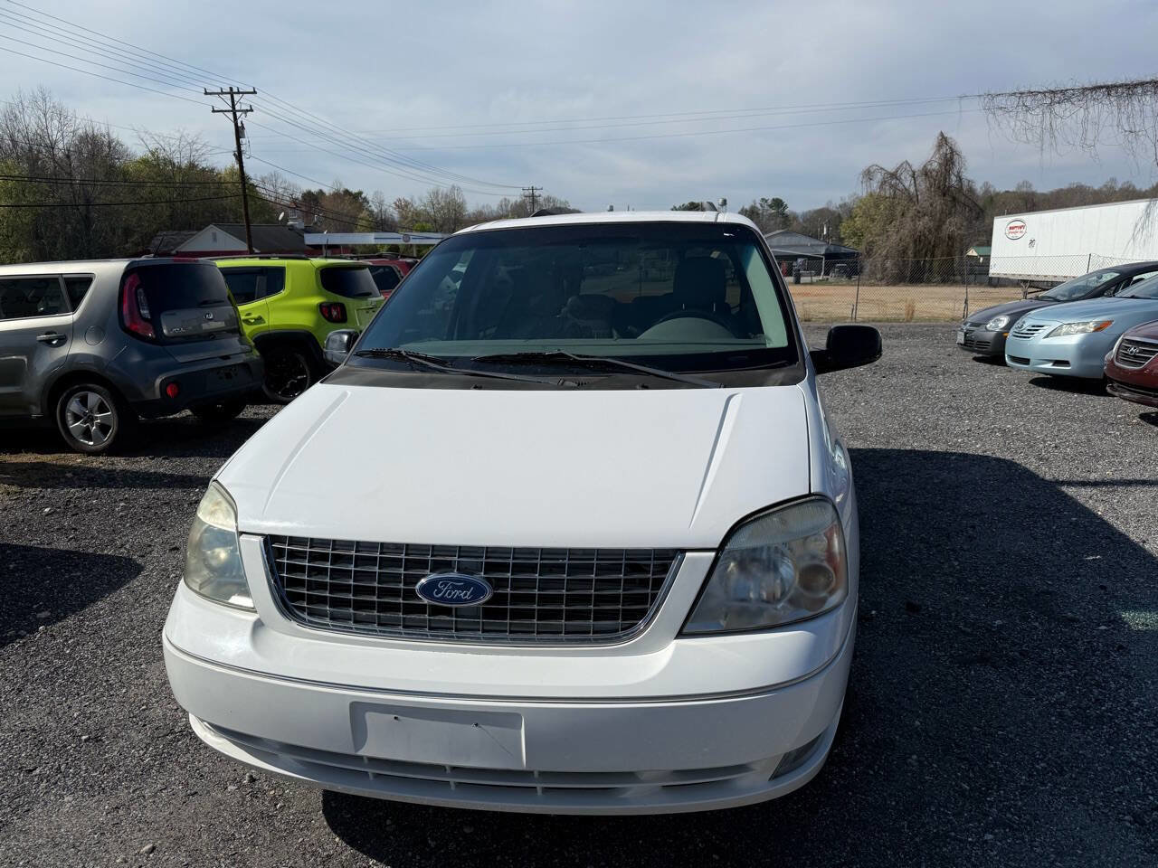Used 2007 Ford Freestar SEL image 3