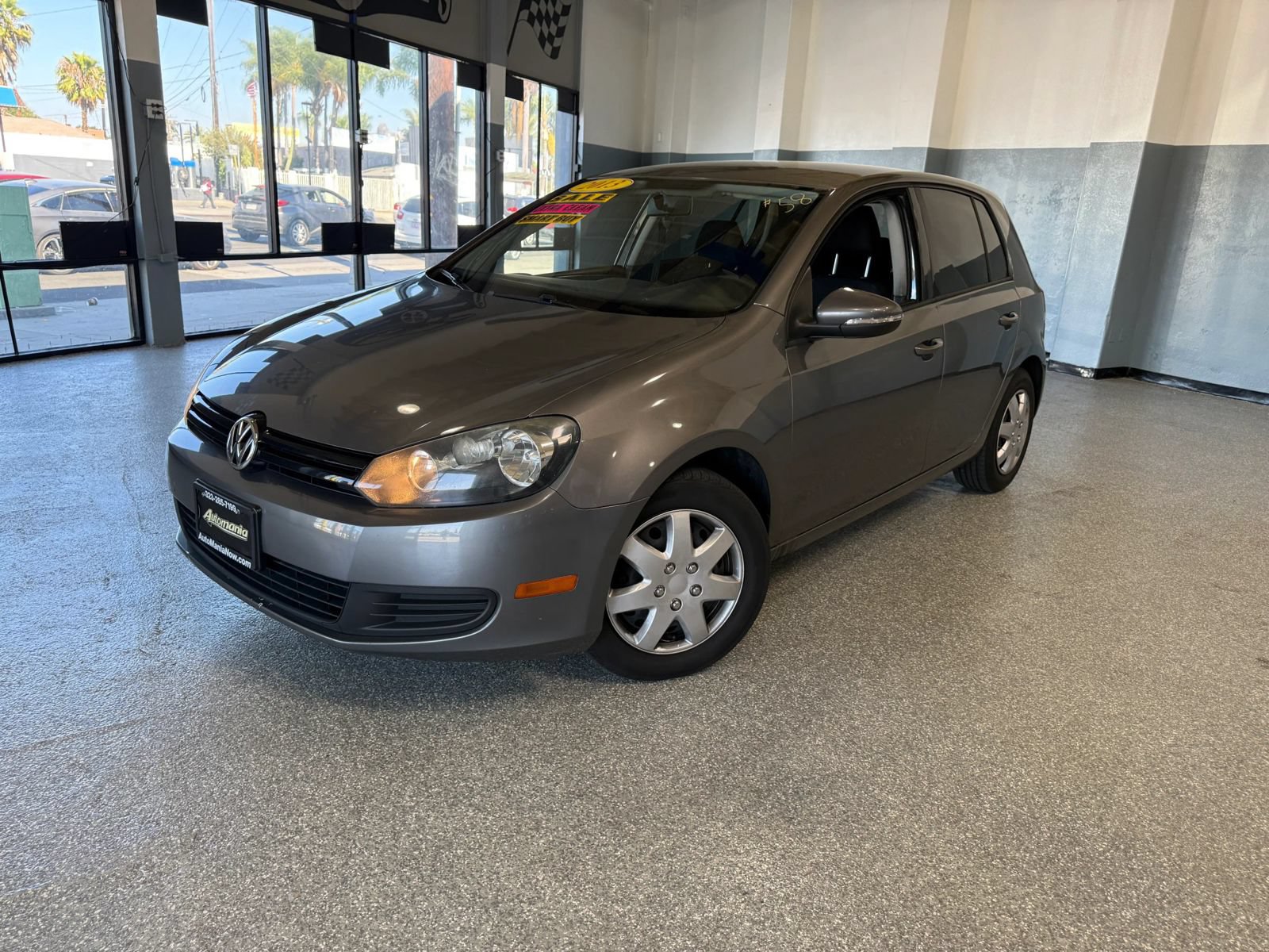Used 2012 Volkswagen Golf 4-Door FWD image 3