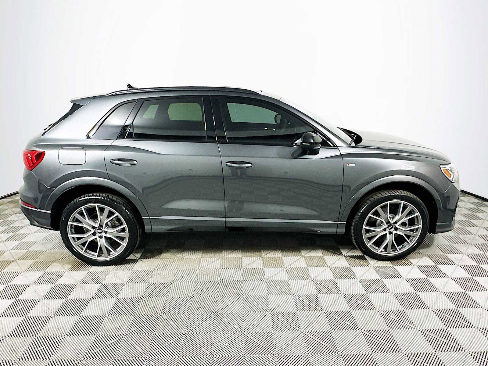 New 2025 Audi Q3 2.0T Premium Plus image 8