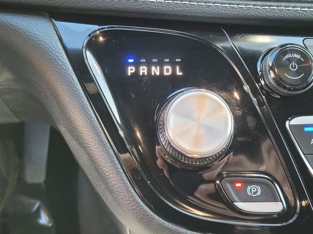 Used 2024 Chrysler Pacifica Select image 23