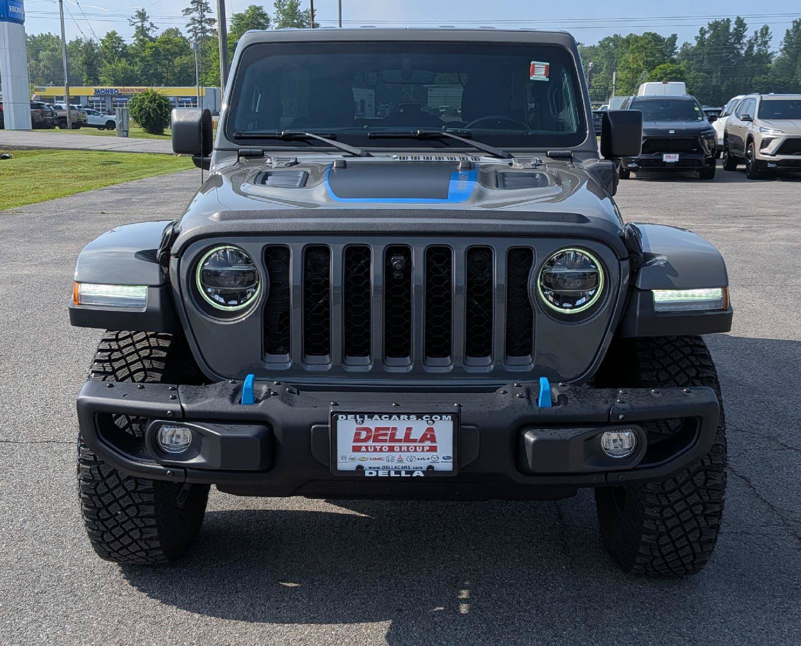 Used 2021 Jeep Wrangler Unlimited Rubicon 4xe w/ Steel Bumper Group AWD/4WD image 2