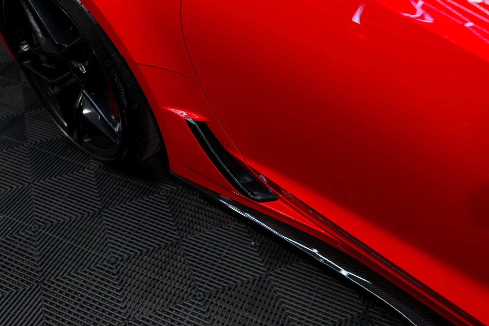 Used 2019 Chevrolet Corvette ZR1 RWD image 19