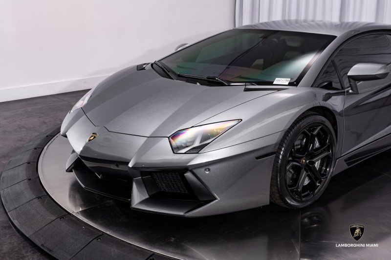 Used 2012 Lamborghini Aventador LP 700-4 image 10