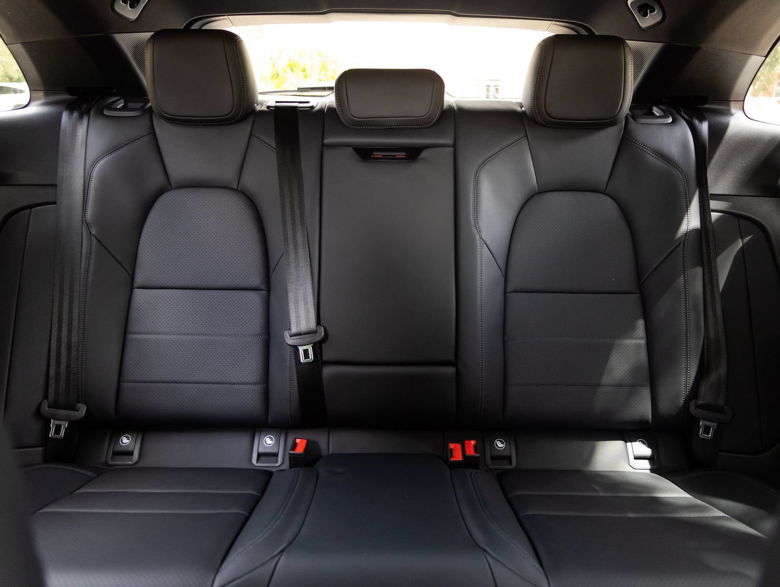 Certified 2026 Porsche Macan 4 Electric AWD/4WD image 27