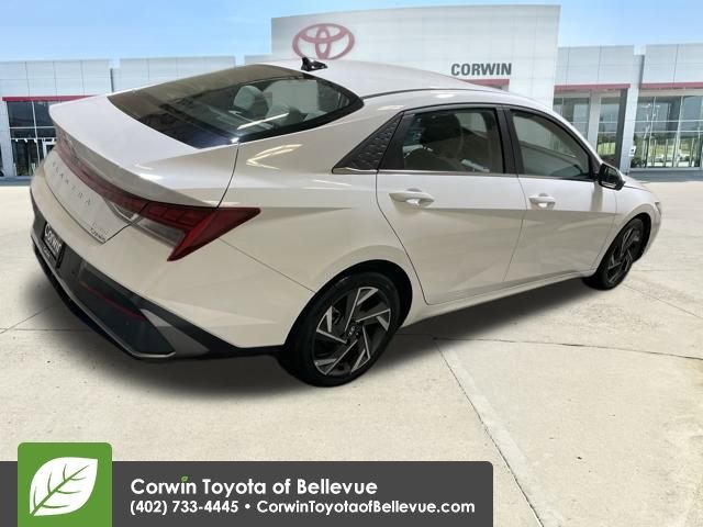 Used 2024 Hyundai Elantra Limited image 5