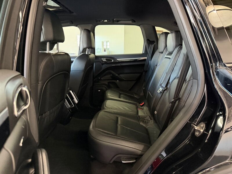 Used 2014 Porsche Cayenne Diesel Platinum Edition AWD/4WD image 50