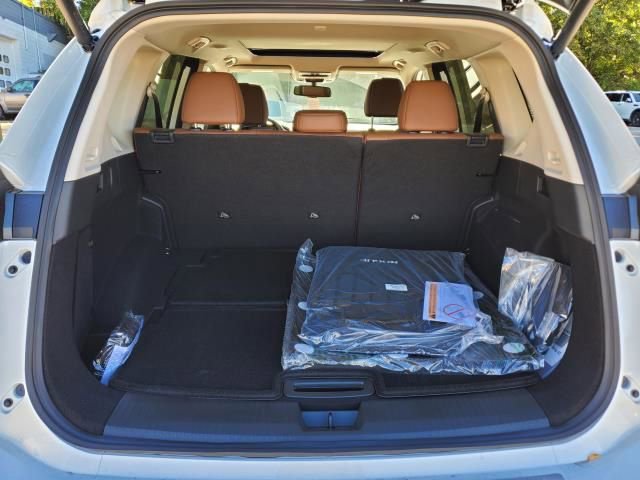 New 2026 Nissan Rogue Platinum image 18