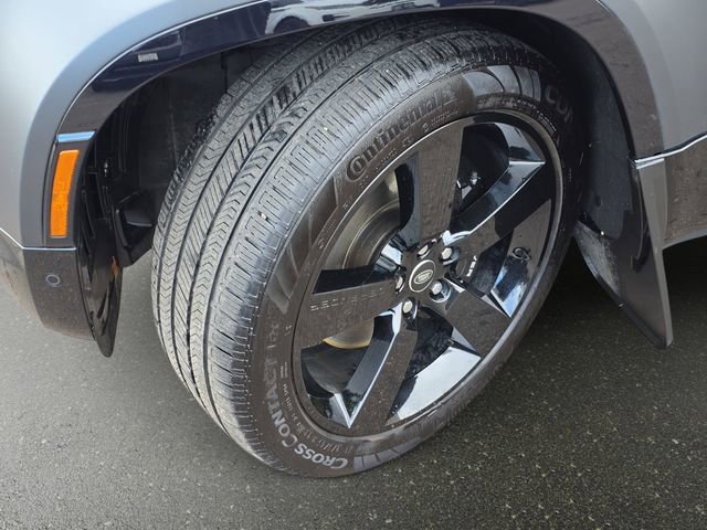 Used 2025 Land Rover Defender 130 V8 image 34