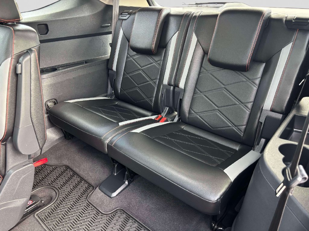 Certified 2024 Volkswagen Atlas Peak Edition SE AWD/4WD image 13