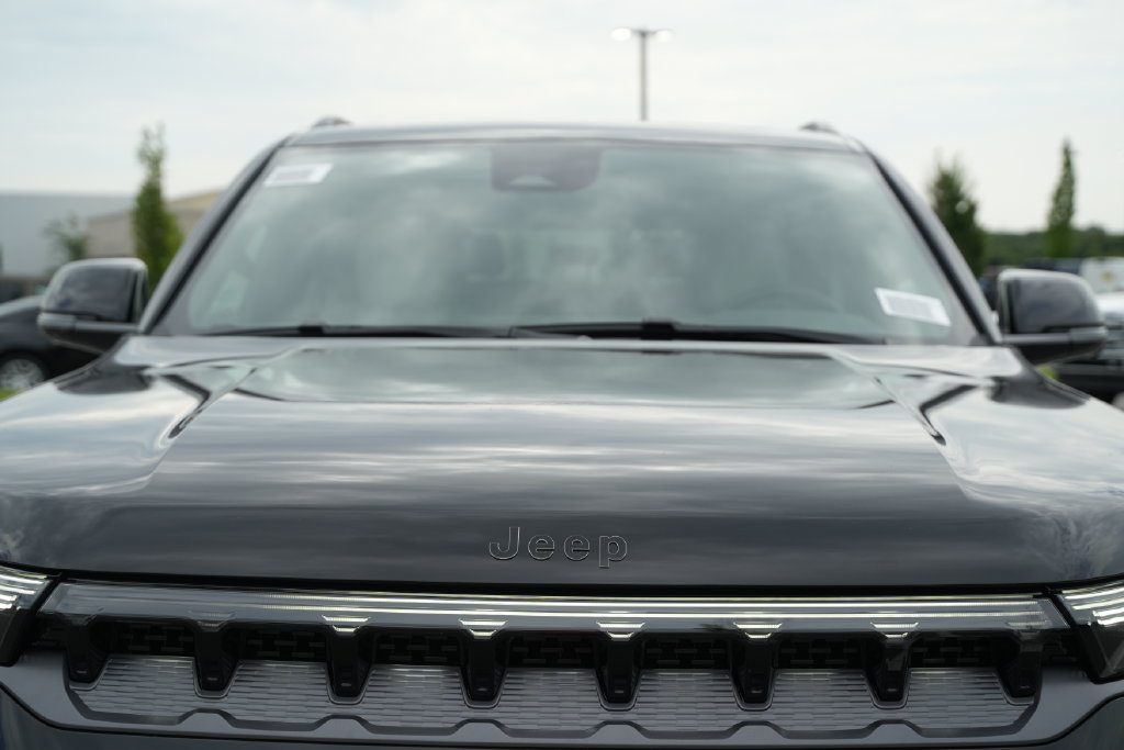 New 2026 Jeep Grand Wagoneer L Limited w/ Premium Group II AWD/4WD image 46