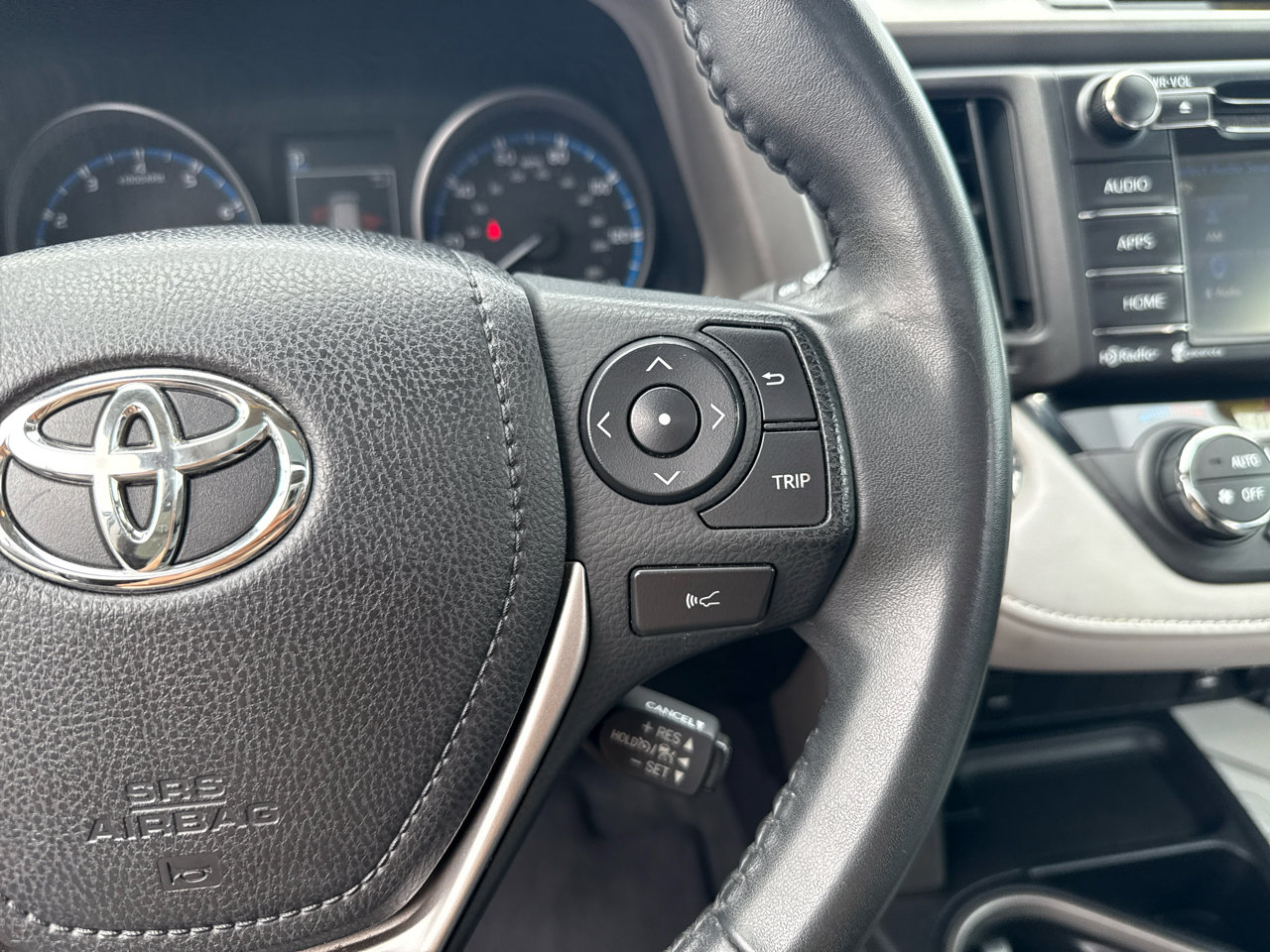 Used 2017 Toyota RAV4 XLE image 17