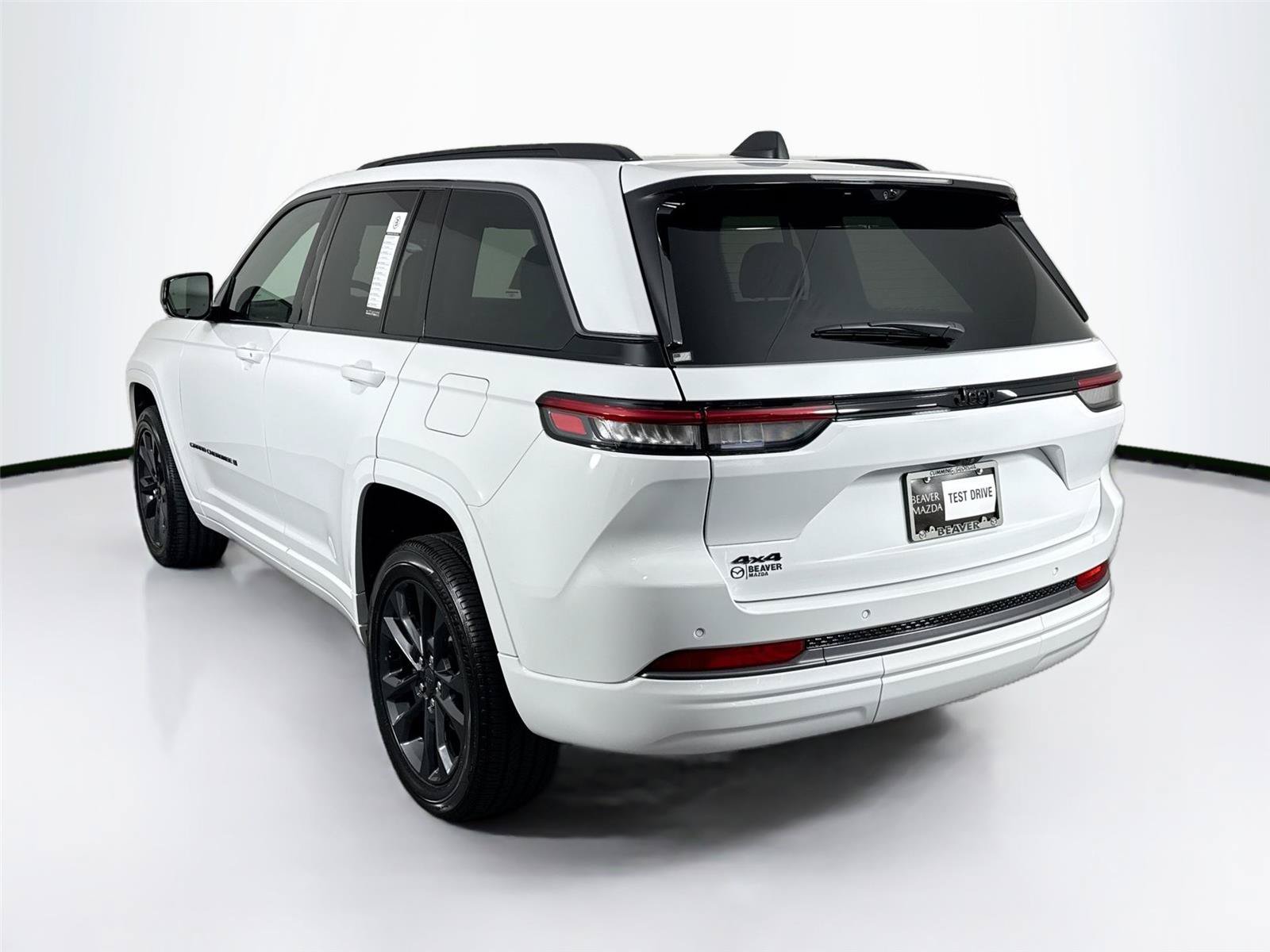 Used 2026 Jeep Grand Cherokee Limited AWD/4WD image 13