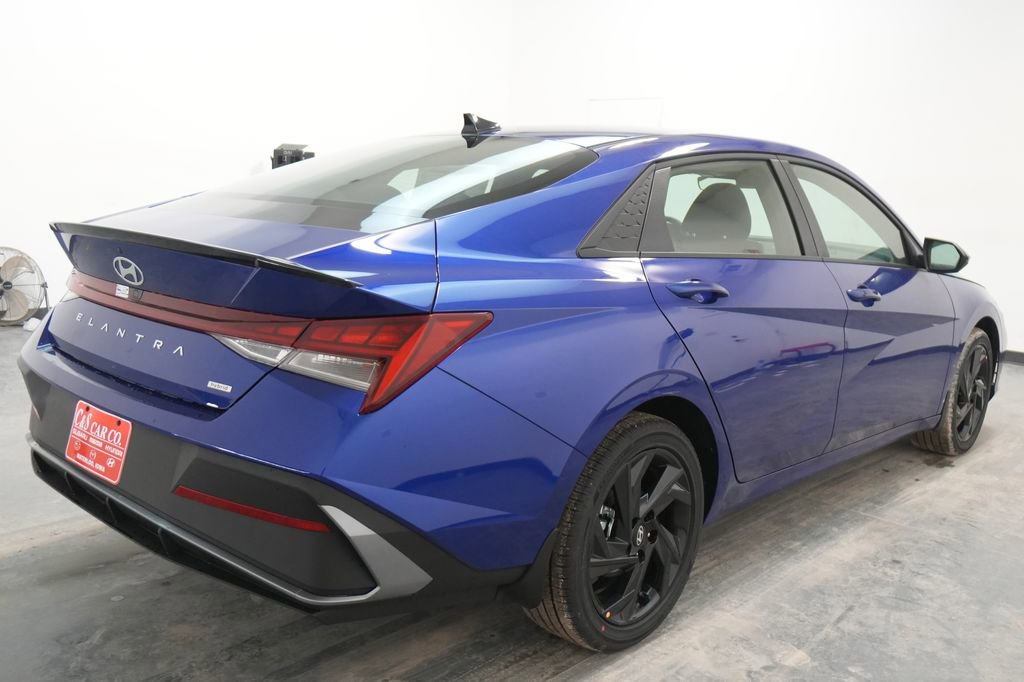 New 2026 Hyundai Elantra Sport image 8