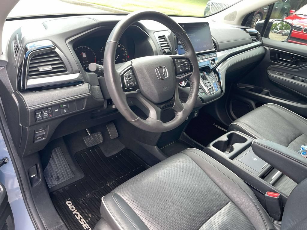 Used 2025 Honda Odyssey Elite image 12