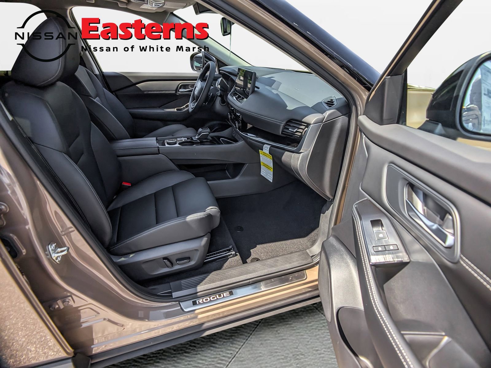 New 2025 Nissan Rogue SL w/ Tech Package image 16