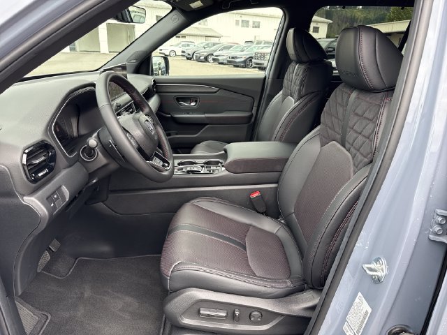 Used 2026 Honda Pilot Black Edition image 17