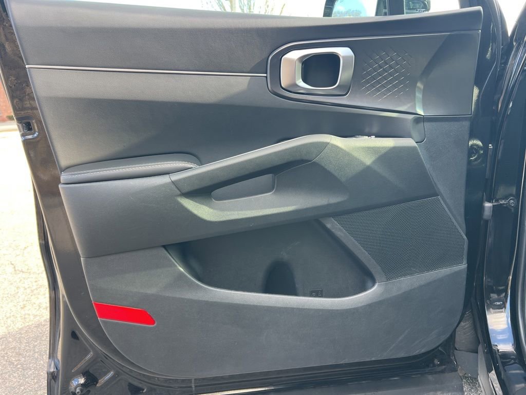 Used 2024 Kia Sorento S image 12