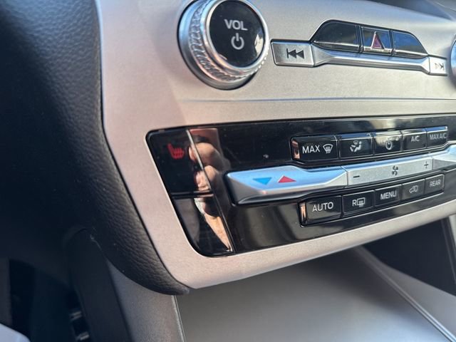 Used 2023 Ford Explorer XLT image 13