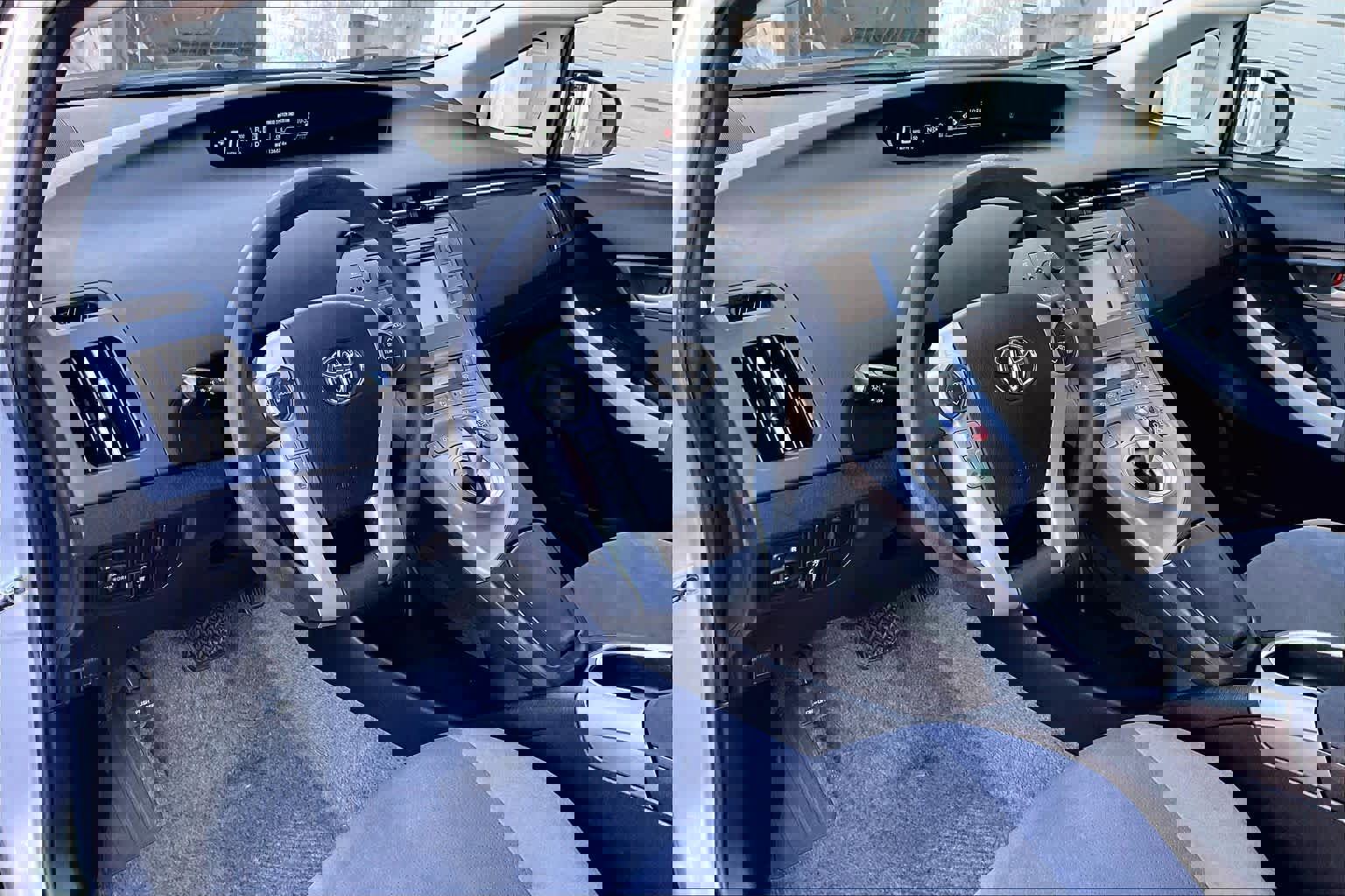 Used 2012 Toyota Prius Three image 17