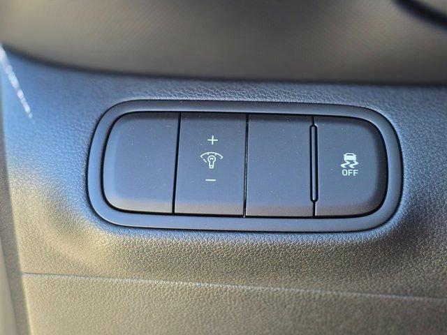 New 2026 Hyundai Venue SEL FWD image 39