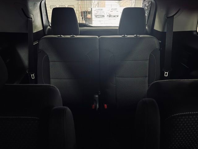 Used 2023 GMC Acadia SLE w/ Driver Convenience Package image 21