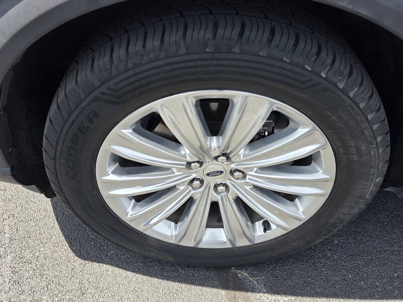 Used 2020 Ford Explorer Limited w/ Class III Trailer Tow Package RWD image 18