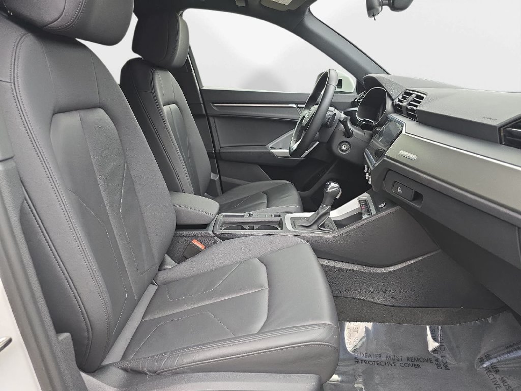 Used 2025 Audi Q3 2.0T Premium AWD/4WD image 37