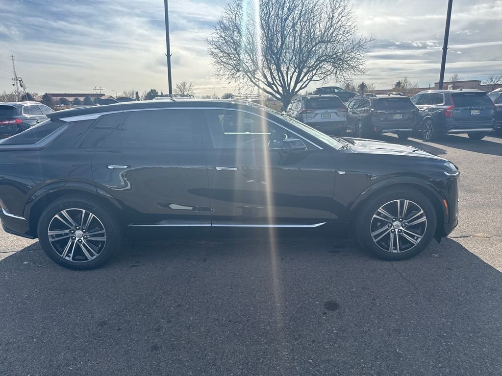New 2025 Cadillac Lyriq Luxury image 6