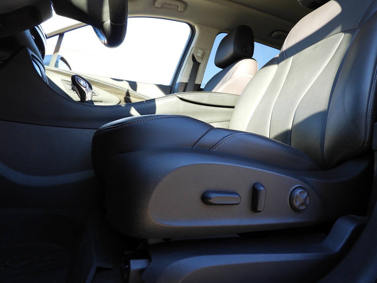 Used 2019 Buick Envision Premium AWD/4WD image 20