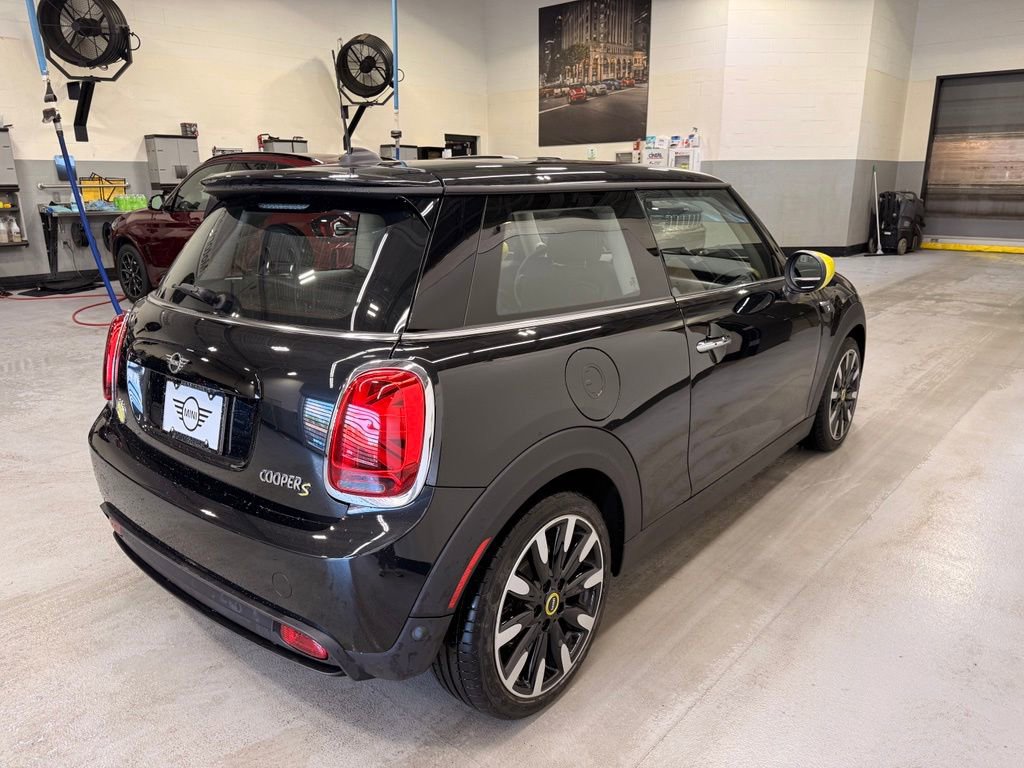 Certified 2024 MINI Cooper SE FWD image 6