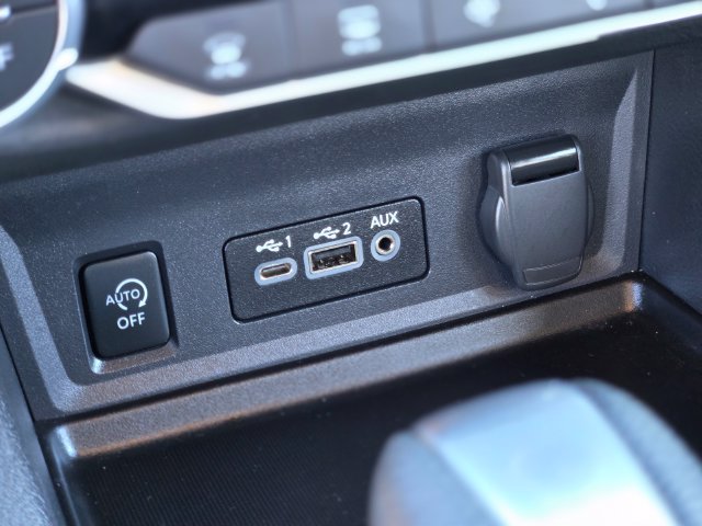 Used 2025 Nissan Sentra SV w/ All-Weather Package FWD image 18