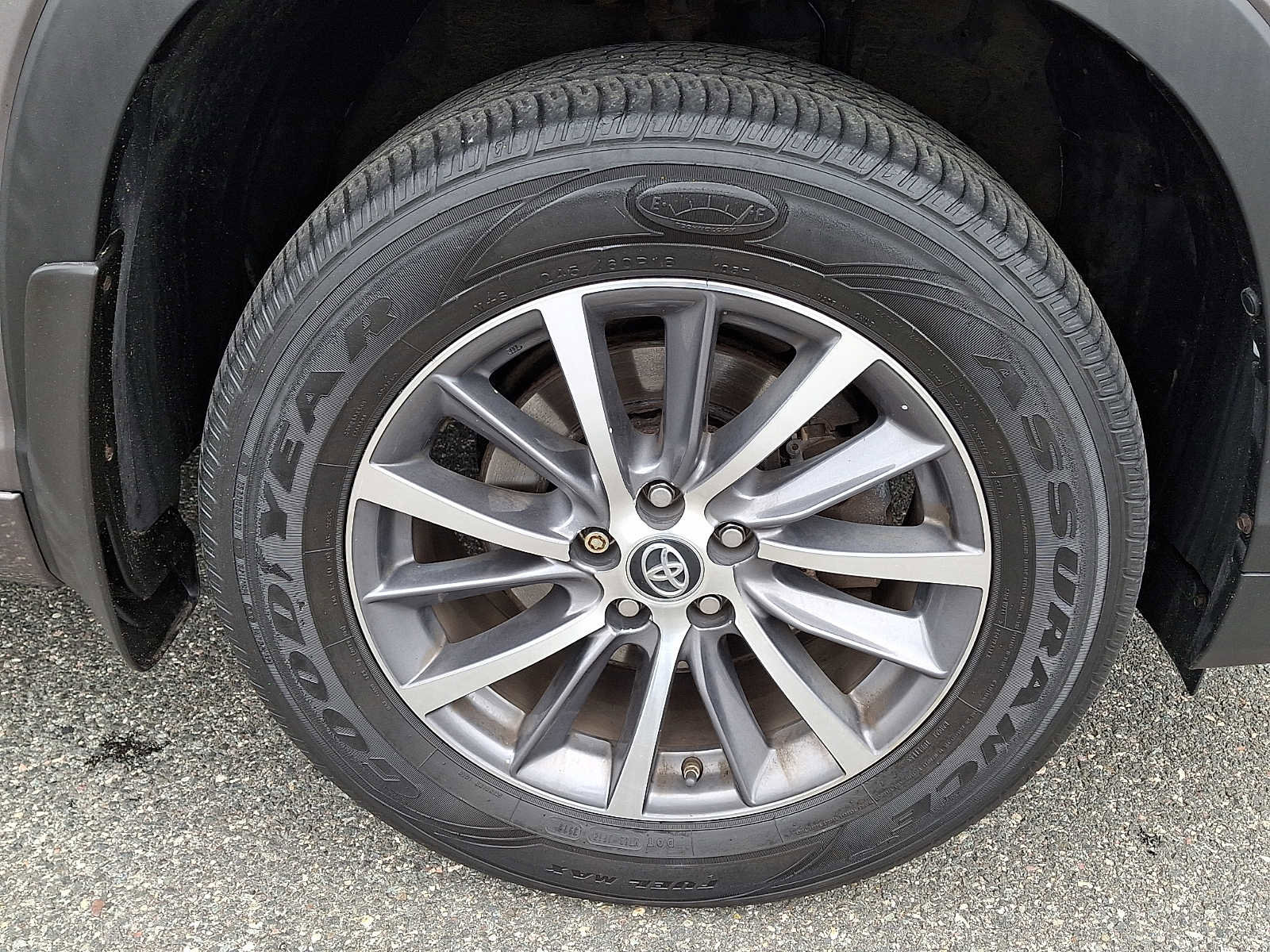 Used 2018 Toyota Highlander XLE AWD/4WD image 8