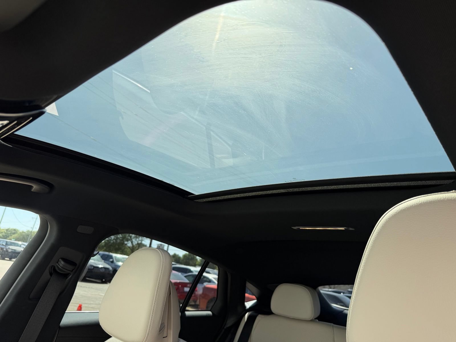 Used 2025 Mercedes-Benz GLC 300 4MATIC image 41