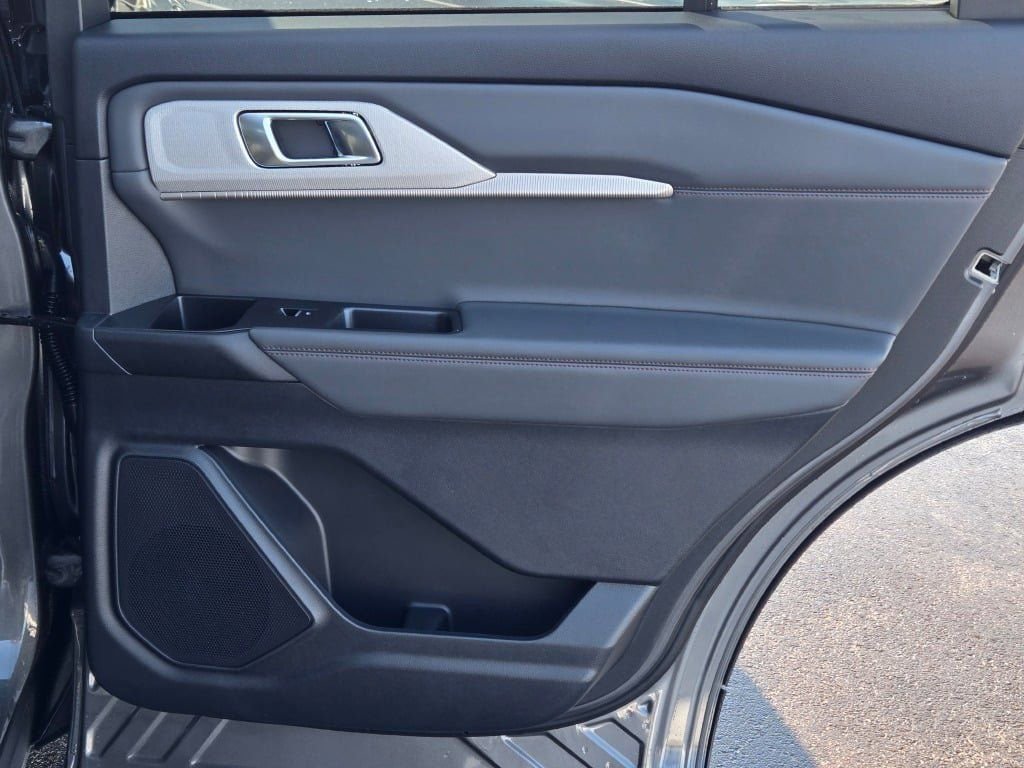 New 2026 Ford Explorer Active w/ Active Comfort Package image 7