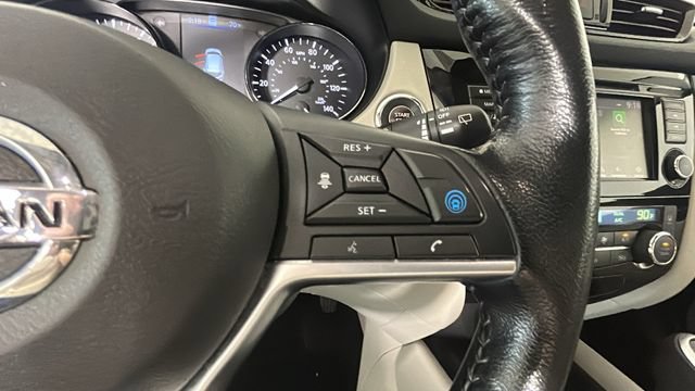 Used 2022 Nissan Rogue Sport SL AWD/4WD image 18