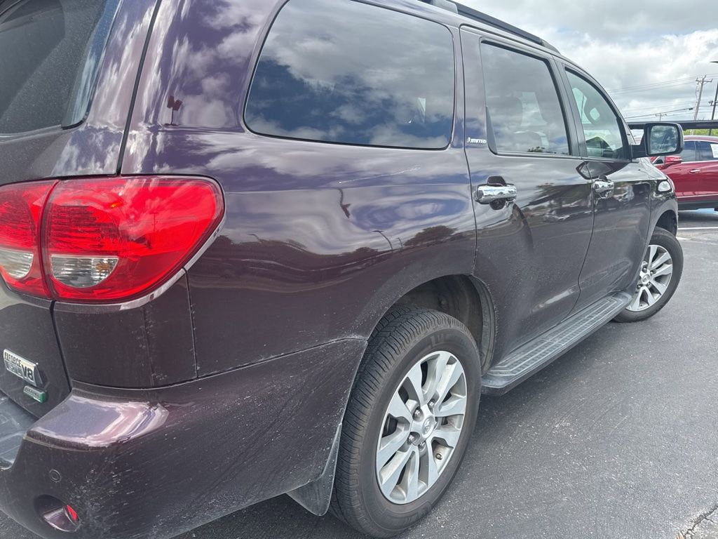 Used 2017 Toyota Sequoia Limited w/ Safety & Convenience Package AWD/4WD image 4