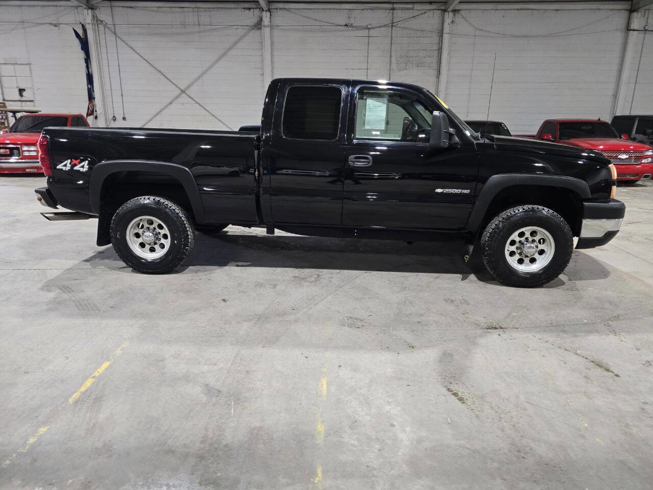 Used 2007 Chevrolet Silverado 2500 LT w/ Snow Plow Prep Package image 17