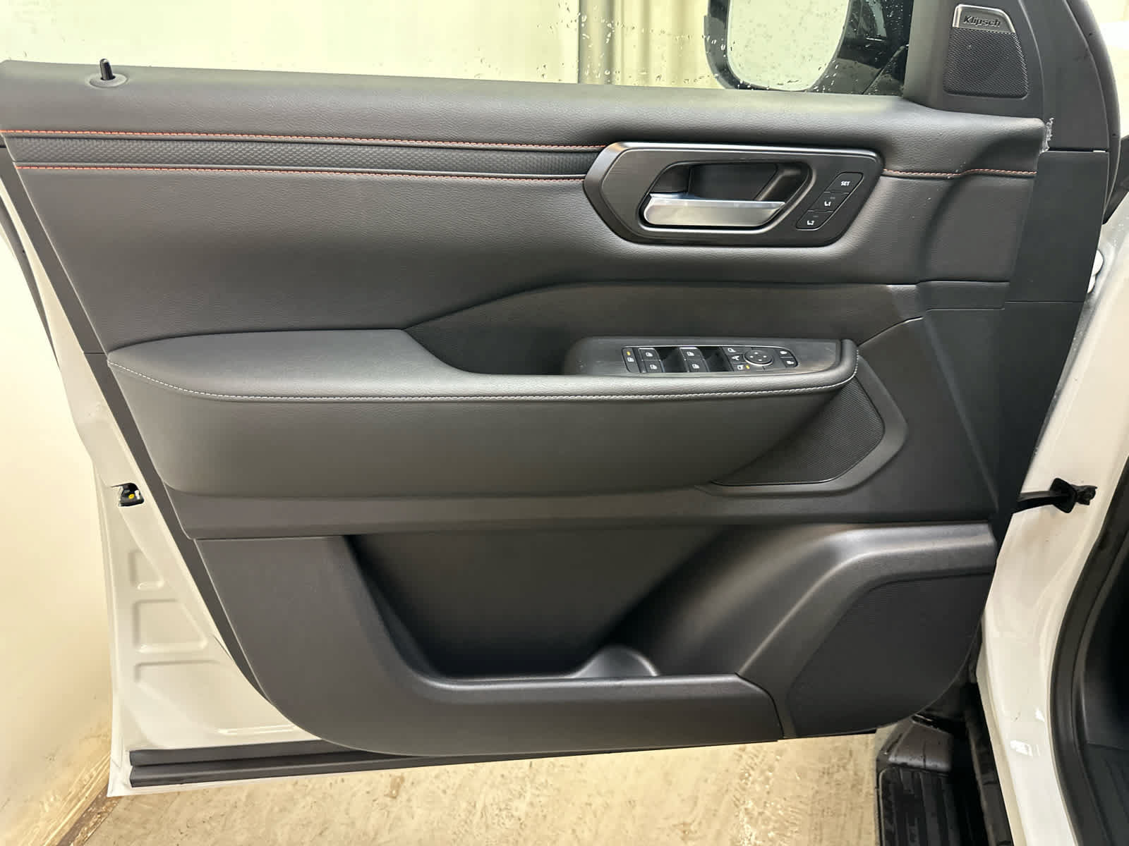 New 2026 Nissan Armada PRO-4X w/ Captain's Chari Seat Package AWD/4WD image 18
