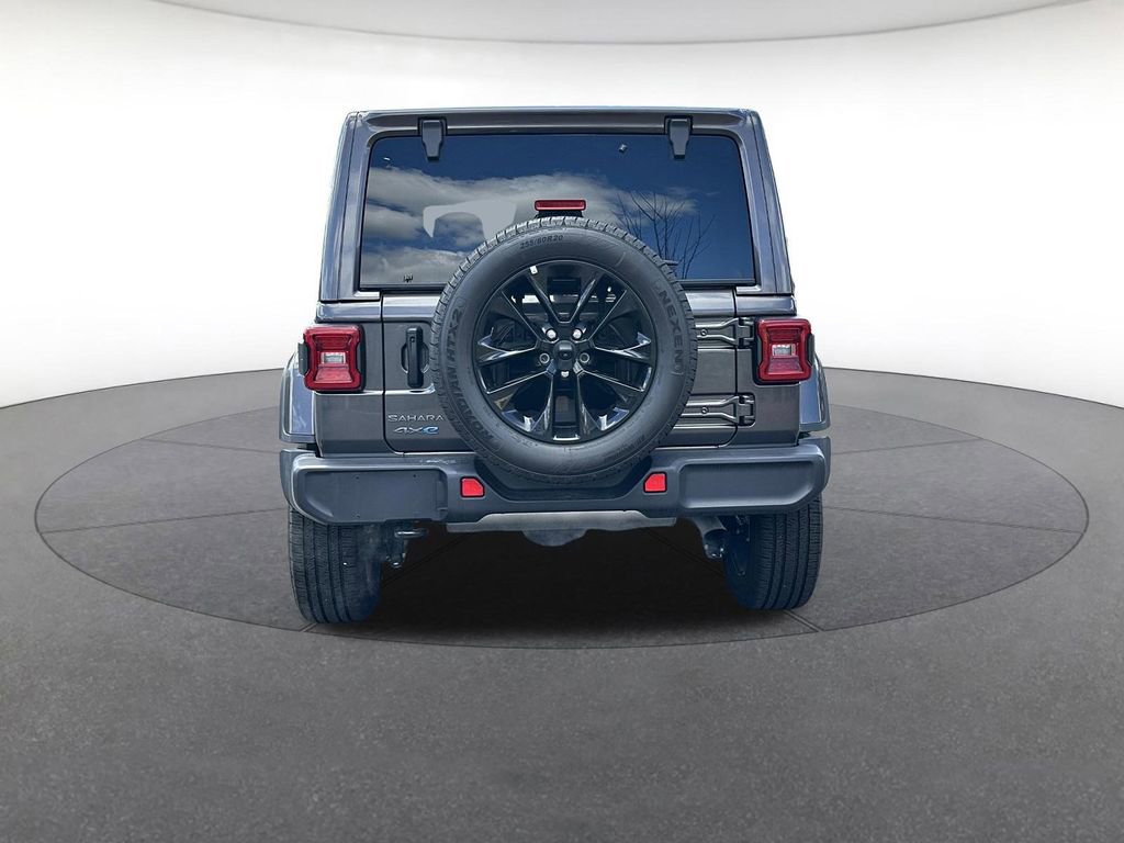 Used 2025 Jeep Wrangler Unlimited Sahara image 4