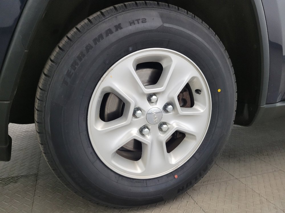 Used 2014 Jeep Grand Cherokee Laredo w/ Quick Order Package 23E image 31