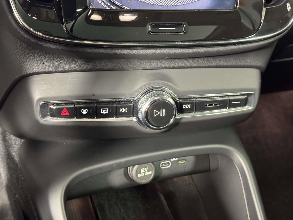 Used 2023 Volvo XC40 B5 Plus w/ Protection Package Premier AWD/4WD image 27