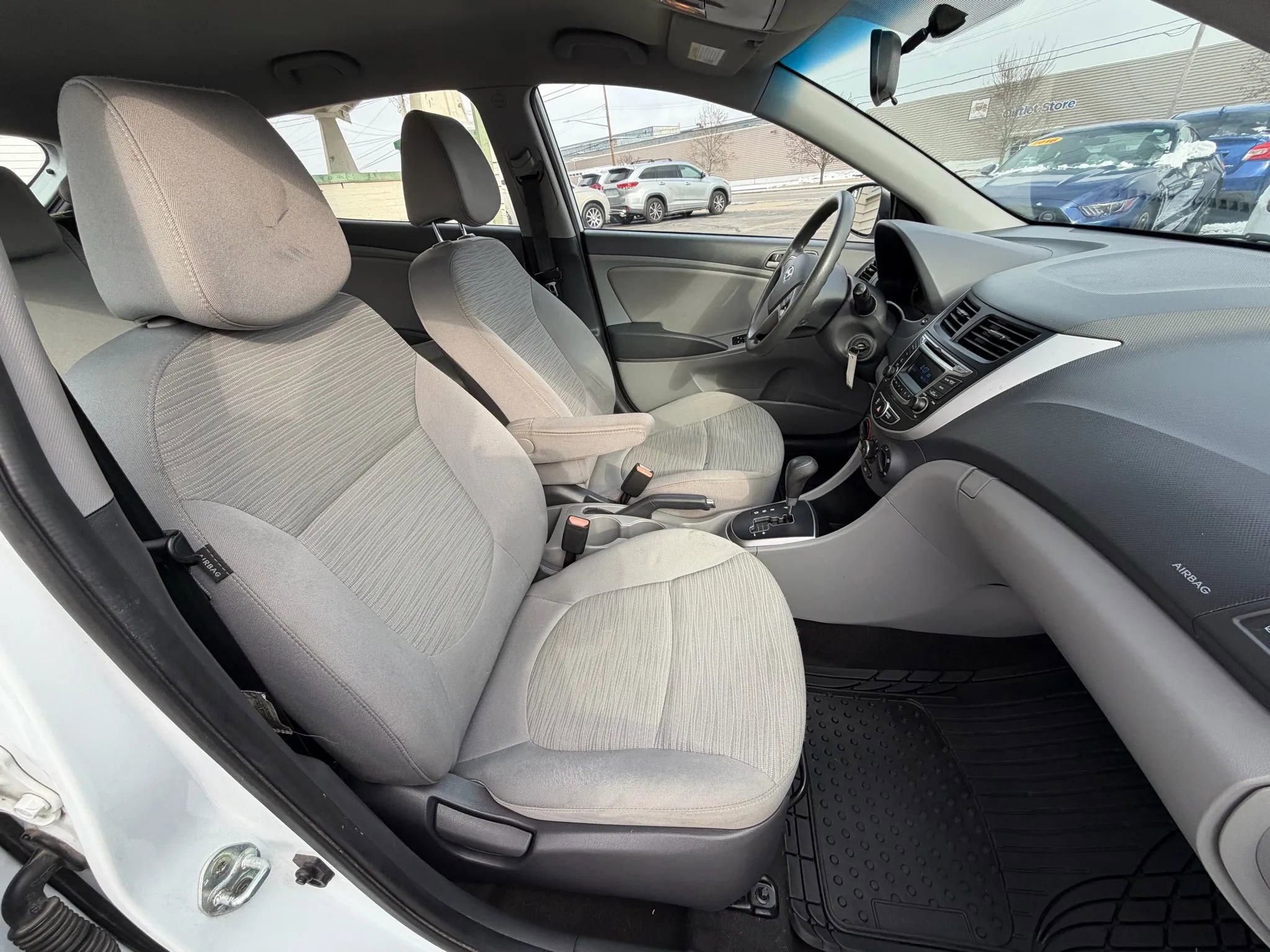 Used 2016 Hyundai Accent SE image 26