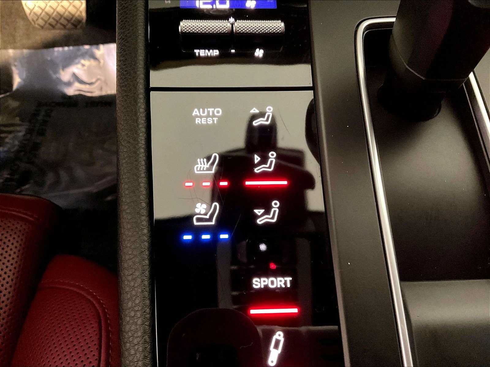 Certified 2023 Porsche Macan S AWD/4WD image 39