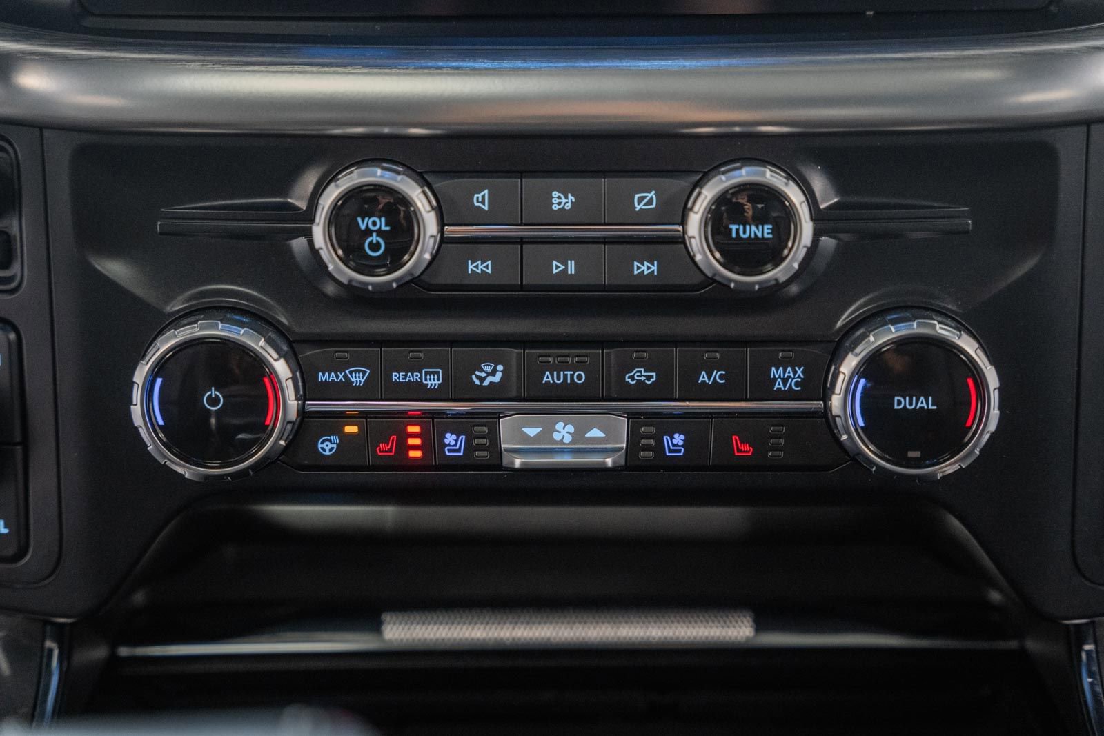 Used 2023 Ford F150 Lariat w/ Equipment Group 502A High image 25